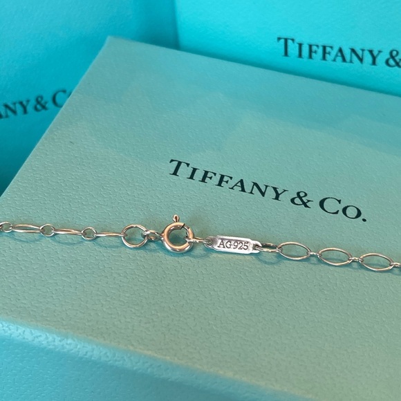 ⭐️SOLD⭐️Tiffany & Co Oval Link 18” chain necklace - Picture 4 of 7